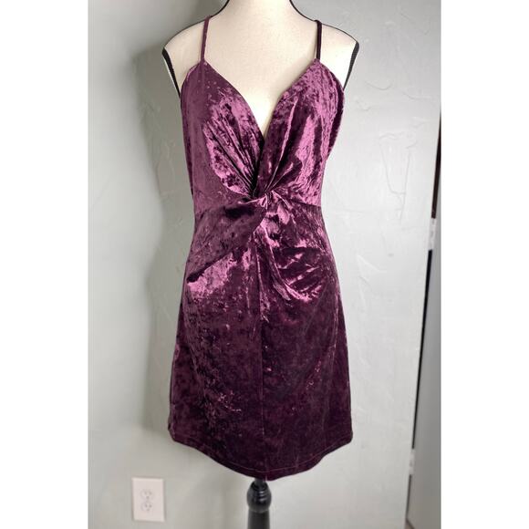 Dex Velvet Halter Mini Dress Plum - Picture 3 of 9